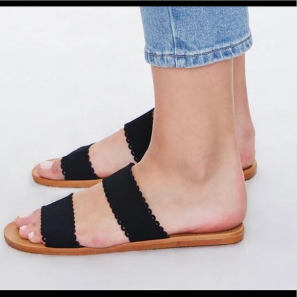 Scalloped Slip-On Sandals - Picture 3 of 4